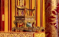 "Dân mạng" chỉ ra nhiều chi tiết lạ ở ngai vua triều Nguyễn, chuyên gia nói gì?