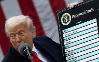 Tòa cấp cao hơn lại khôi phục thuế quan của Tổng thống Donald Trump