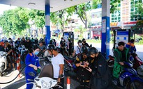 Giá xăng dầu cùng giảm nhẹ