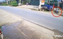 VIDEO: Người đàn ông đi xe máy lao vào cống thoát nước bên đường tử vong