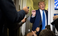 Tổng thống Donald Trump kêu gọi Iran "đầu hàng vô điều kiện"
