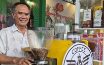 Giá cà phê lao dốc có bất thường?