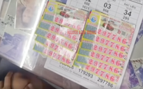 Một phụ nữ bán cơm ở Long An trúng 11 tờ vé số độc đắc