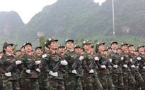 Ngắm các nữ chiến sĩ quân đội xinh đẹp luyện tập diễu binh, diễu hành