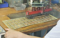 Vì sao giá vàng trong nước neo cao bất thường?