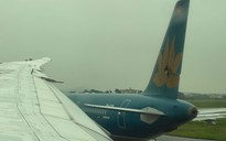 VIDEO: Hai máy bay va chạm tại sân bay Nội Bài