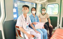 Nữ sinh vừa mổ ruột thừa được xe cấp cứu đưa đến điểm thi tốt nghiệp