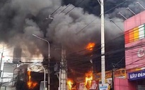 Cháy lớn tại siêu thị Điện máy xanh ở Đồng Nai lúc giữa trưa