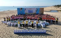 Gần 10.000 người Vingroup và tình nguyện viên ra quân làm sạch bờ biển tại 28 tỉnh, thành phố