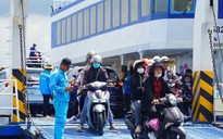 Quốc lộ - cao tốc ùn ứ, tài xế, du khách chuyển hướng đi phà Vũng Tàu - Cần Giờ