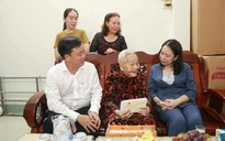 Phó Chủ tịch nước thăm, tặng quà tri ân Mẹ Việt Nam anh hùng và thương binh tại Cà Mau
