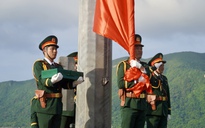 Thiêng liêng lễ chào cờ tại Đặc khu Côn Đảo sáng 26-7