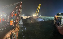 Bịt lỗ hổng sau vụ lật tàu trên vịnh Hạ Long
