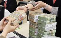 Người dân vẫn đua nhau gửi tiền vào ngân hàng