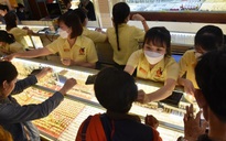 Giá vàng hôm nay, 4-7: Bất ngờ đảo chiều lao dốc, vì sao?