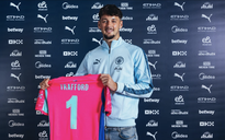 Man City chiêu mộ James Trafford, Pep Guardiola lập kỷ lục khó tin của giới cầm quân