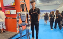 Cận cảnh robot hình người biểu diễn tại iTECH EXPO 2025