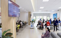 TP HCM: Cận cảnh nơi làm thủ tục hành chính đầu tiên có robot tiếp dân sau một tháng vận hành
