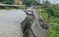 CLIP: Quốc lộ 40B sụt lún nghiêm trọng, giao thông chia cắt