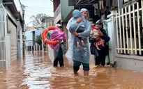 Đưa 40 hộ dân bị cô lập khỏi rốn ngập ở Đà Lạt đến nơi an toàn