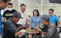 Lãnh đạo Tổng LĐLĐ Việt Nam cùng dự "Bữa cơm Công đoàn" với công nhân