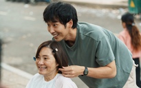 Cán mốc 150 tỉ đồng, phim có Hồng Đào, Tuấn Trần "xuất ngoại"