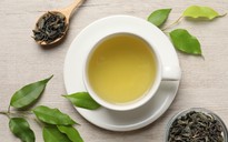 Tác dụng “đảo ngược” lão hóa bất ngờ của trà xanh và một vitamin