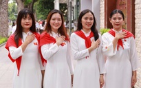 Người dân háo hức bày tỏ niềm tự hào trong ngày tổng hợp luyện diễu binh A80 đầu tiên