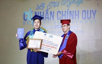 Thủ khoa "ẵm" học bổng hơn 250 triệu đồng kèm lời mời đặc biệt tại lễ tốt nghiệp