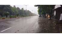 Bão số 5 (Kajiki): Hà Tĩnh, Quảng Trị mưa trắng trời, gió bắt đầu mạnh lên