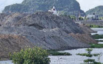 Người dân tố “bùn đất chất đống ven sông”, chính quyền ở Đà Nẵng lên tiếng