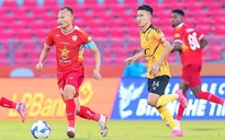 Doãn Ngọc Tân gãy xương sườn, lỡ hẹn tuyển Việt Nam