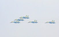 "Hổ mang chúa" Su30-MK2 bay qua Quảng trường Ba Đình rồi "khoan" thẳng lên trời