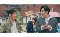 "Thị đế Beaksang" Kang Ha-neul so kè Lee Kwang-soo trong phim Việt - Hàn