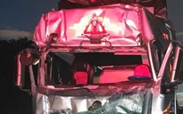 Kinh hoàng 2 xe đầu kéo tông nhau trên đường cao tốc, tài xế thiệt mạng