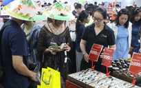 Chen chân xuống lòng đất, săn sale hàng hiệu ở ga Metro Bến Thành