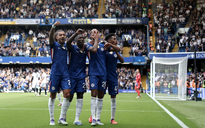 VAR gây tranh cãi, Chelsea thắng Fulham ở derby London