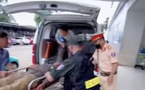 CLIP: Cảnh sát giao thông “mở đường” cứu nạn nhân gặp nạn