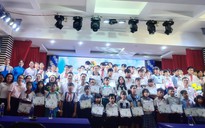 CEP trao hàng ngàn suất quà và học bổng cho con khách hàng khó khăn