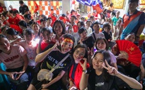 "Đêm trắng" của hàng trăm ngàn người dân háo hức chờ xem diễu binh A80
