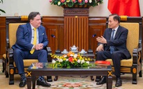 Quyền Bộ trưởng Bộ Ngoại giao Lê Hoài Trung tiếp Đại sứ Mỹ Marc Knapper