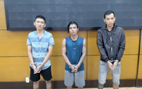 Công an TP HCM bắt khẩn cấp 3 thanh niên làm liều lúc rạng sáng