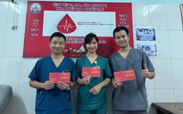 Y bác sĩ hiến máu khẩn cấp cứu bệnh nhân người Lào trong vụ xe tải lao vào chợ