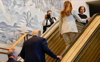 Tổng thống Donald Trump gặp sự cố thang cuốn, máy nhắc chữ ở Liên hợp quốc