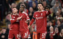 Ekitike làm người hùng lẫn tội đồ, Liverpool chật vật vượt vòng 3 League Cup