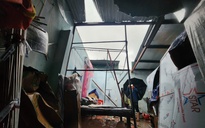 Quảng Trị sau bão số 10: Cột điện gãy đôi, nhà dân chỉ còn trơ khung