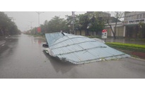 Hà Tĩnh tan hoang sau bão số 10 Bualoi