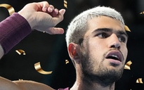 Vô địch Japan Open, Alcaraz vẫn bùng nổ tranh cãi với trọng tài