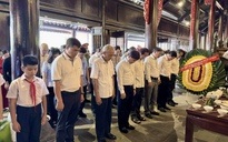 Dâng hương, dâng hoa tưởng niệm 83 năm ngày hy sinh của cố Tổng Bí thư Lê Hồng Phong