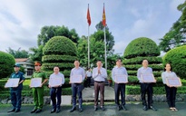 TP HCM: Phường Bình Thạnh khen thưởng CB-CC thực hiện tốt chính quyền địa phương 2 cấp